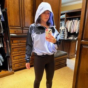 Athleta pull over w/ hood